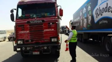 قائدو السيارات انتبهوا.. حملات مرورية مكثفة لرصد المخالفات بمحاور القاهرة والجيزة 1